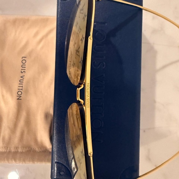 LOUIS VUITTON MONOGRAM LENS SUNGLASSES main image 5